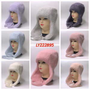 Женская пушистая ангоровая ушанка